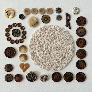 Boutons, boutons bruns, kit de couture, surplus d'atelier, boutons vintage, couture, fleur, coeur, feuille d'érable, marron, cadeau couture