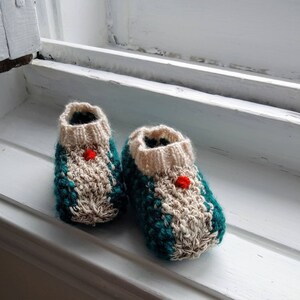 Chaussons bébé, cadeau nouveau-né, Bijoux Tricot, chaussons bébé tricot, emballage cartonné, cadeau shower de bébé, accessoires bébé