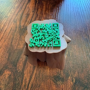 Tree Trunk Custom QR Code/Wifi