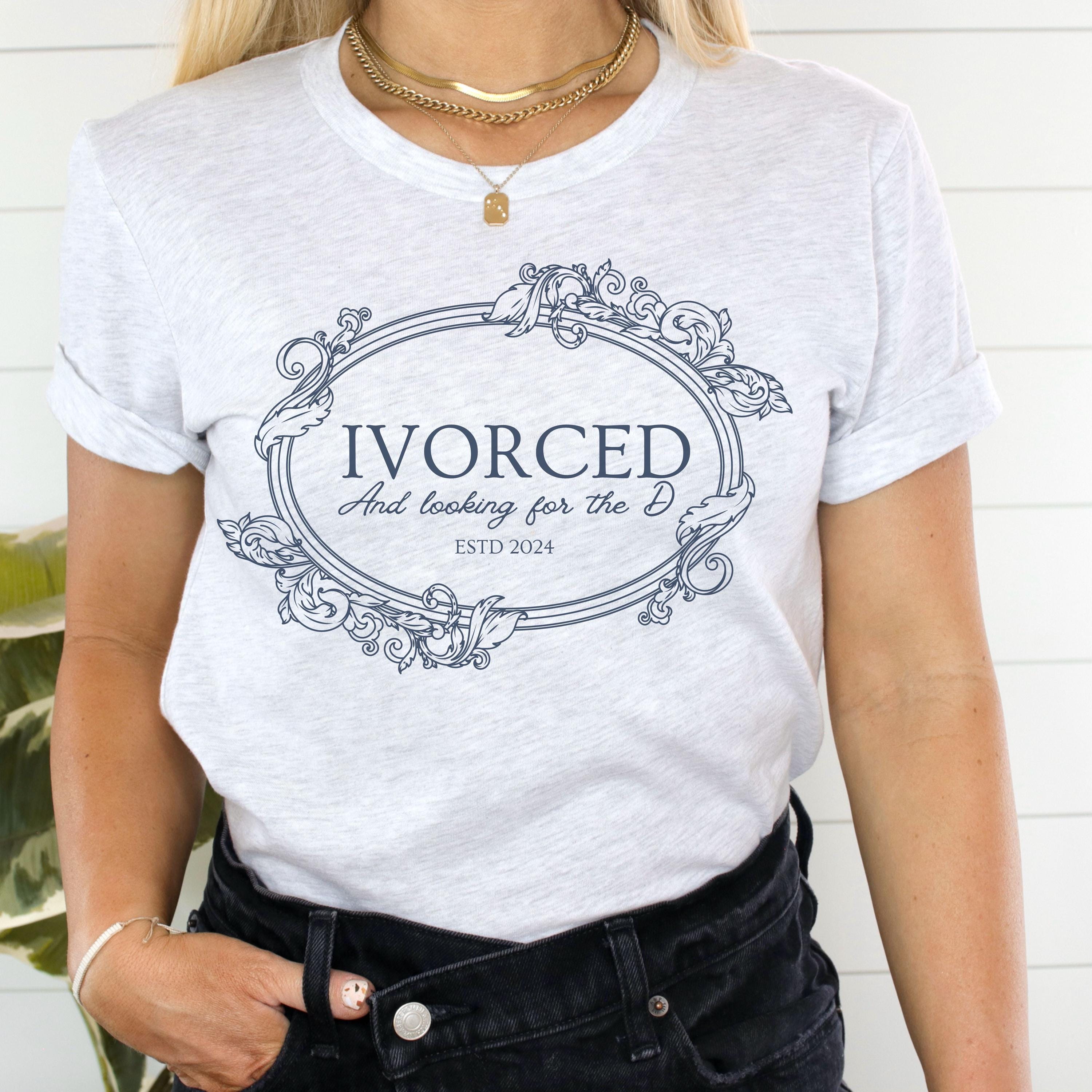Geschieden und Lieben Es | Einzigartiges Geschenk für Hochzeit Unterschiedliche Zitat Grafik für T-Shirts, Tassen, Wandkunst, Karten,