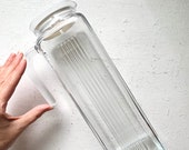 Sleek Pasabahce Glass Pitcher, Barware, Cocktail Juice Pitcher, Tall Grooved Glass, Handle, White Lid, Mimosas, Kitchen Dining, Turkey