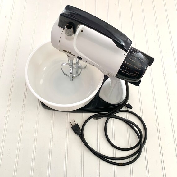 Vintage Sunbeam Mixmaster Stand Mixer, Black White Gold, Mid Century  Kitchen Appliance, Glass Mixing Bowl, Baking, Domestic Homemaker 