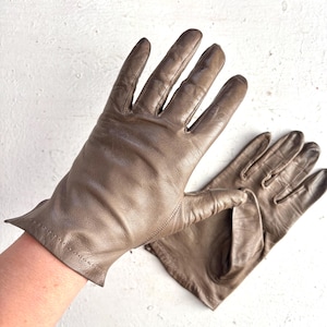 Vintage Taupe Brown Lady’s Leather Gloves, Size 7.5, Wrist Length, Fancy Fun Accessories, Vintage Style, Vent at Outside Wrist