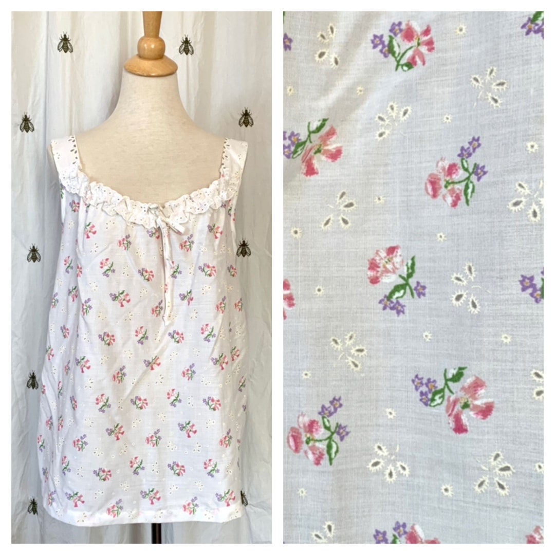 Size 44 Extra Large, Plus Vintage White Eyelet Floral Camisole Tank Top