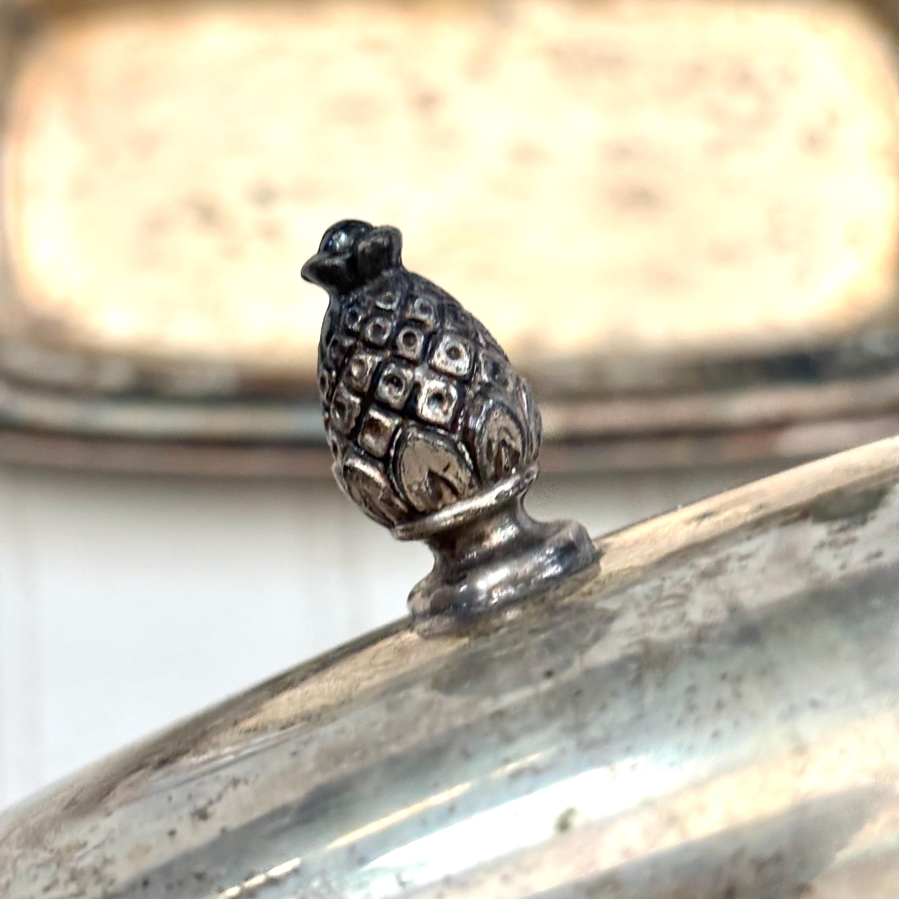 【WM.A. Rogers】バターディッシュ / ブレットサーバー Vintage WM A Rogers silver plated lidded butter dish – THE
