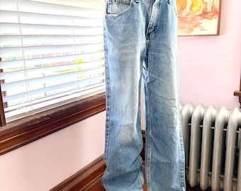 Vintage Lee Denim Jeans, Medium Blue Wash, Size 33 x 30, 100% Cotton, Relaxed Fit