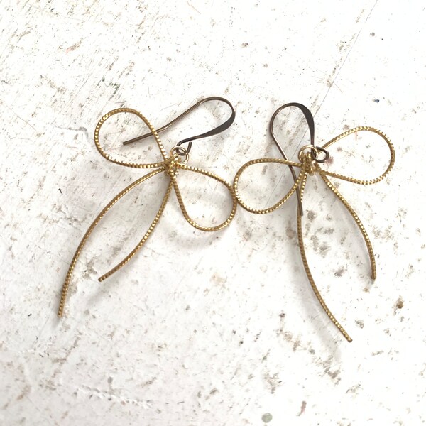 Wire Bow Earrings, Twisted Raw Brass Wire, Simple Design, Gold Bows, Dangle Drop, French Ear Wires