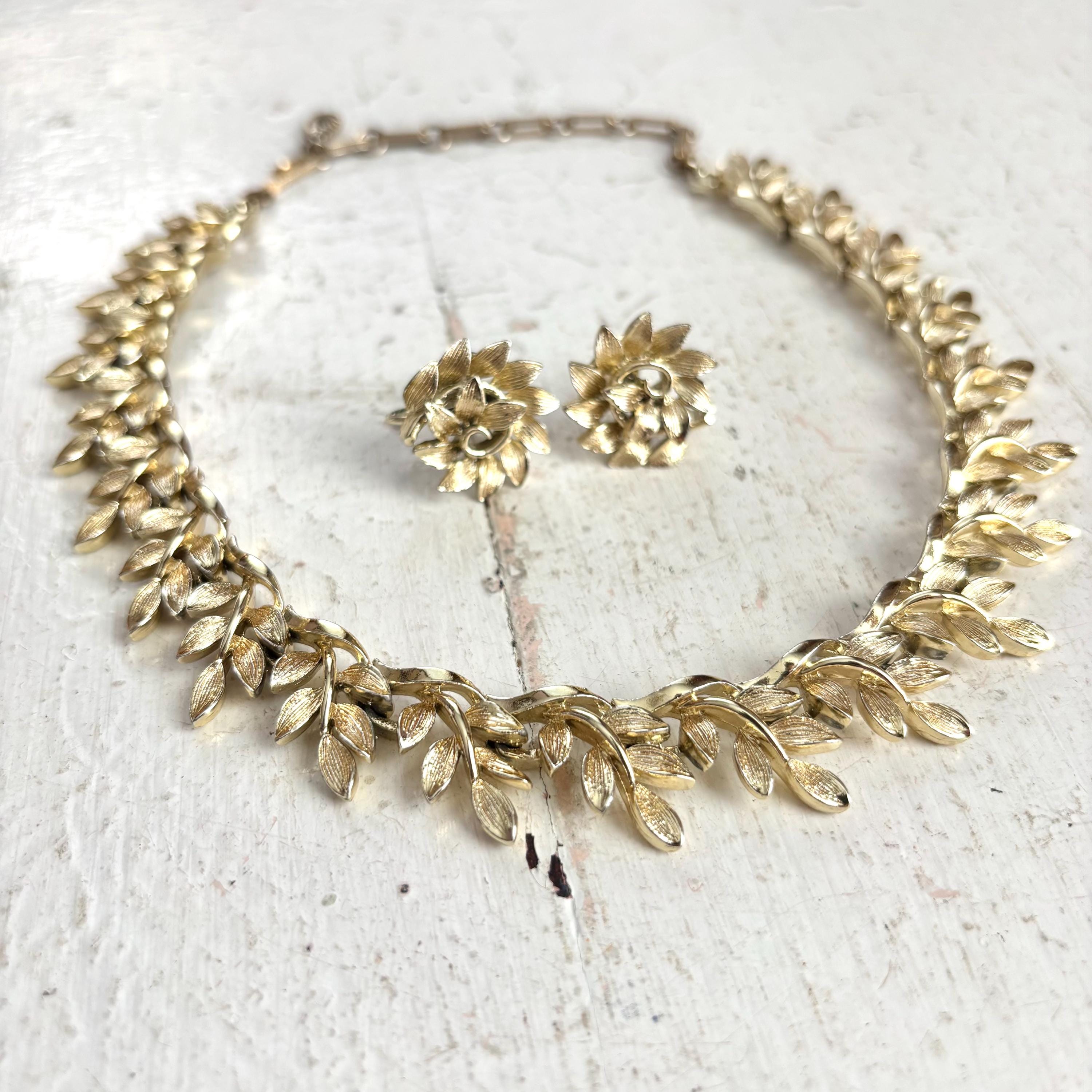Vintage Lisner Gold Metal Leaf Necklace and Screw-back Earrings 