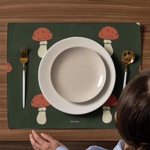 Placemat Set - Set of 4 Placemats – table sets - Elegant and Durable Design - Table Decoration and Protection - Minimalist design, mushrooms