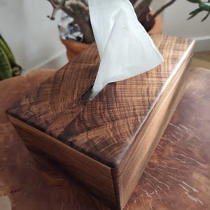 Figured Walnut Tissue box. Tissue Box, Home Decor, Bathroom Decor, Walnut Decor, Wooden Box, Gift For Her, Home Gift Idea, Mother Gift