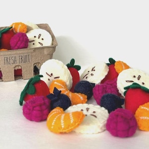 Felt fruit set, strawberries, raspberries, blueberries, bananas, clementines, Felt Play Food, Play Food Set, Toy Kitchen food, dramatic play
