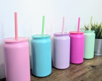 16oz. Gegraveerde beker | Blikbeker met deksel | Beker | Aangepaste gravure | Gepersonaliseerde waterfles | Gepersonaliseerde kerstcadeaus