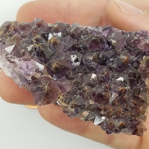 Spezielle rote Kappe AMETHYST | Quarz-Kristall-Cluster | A-Grade | Kanadischen Thunder Bay