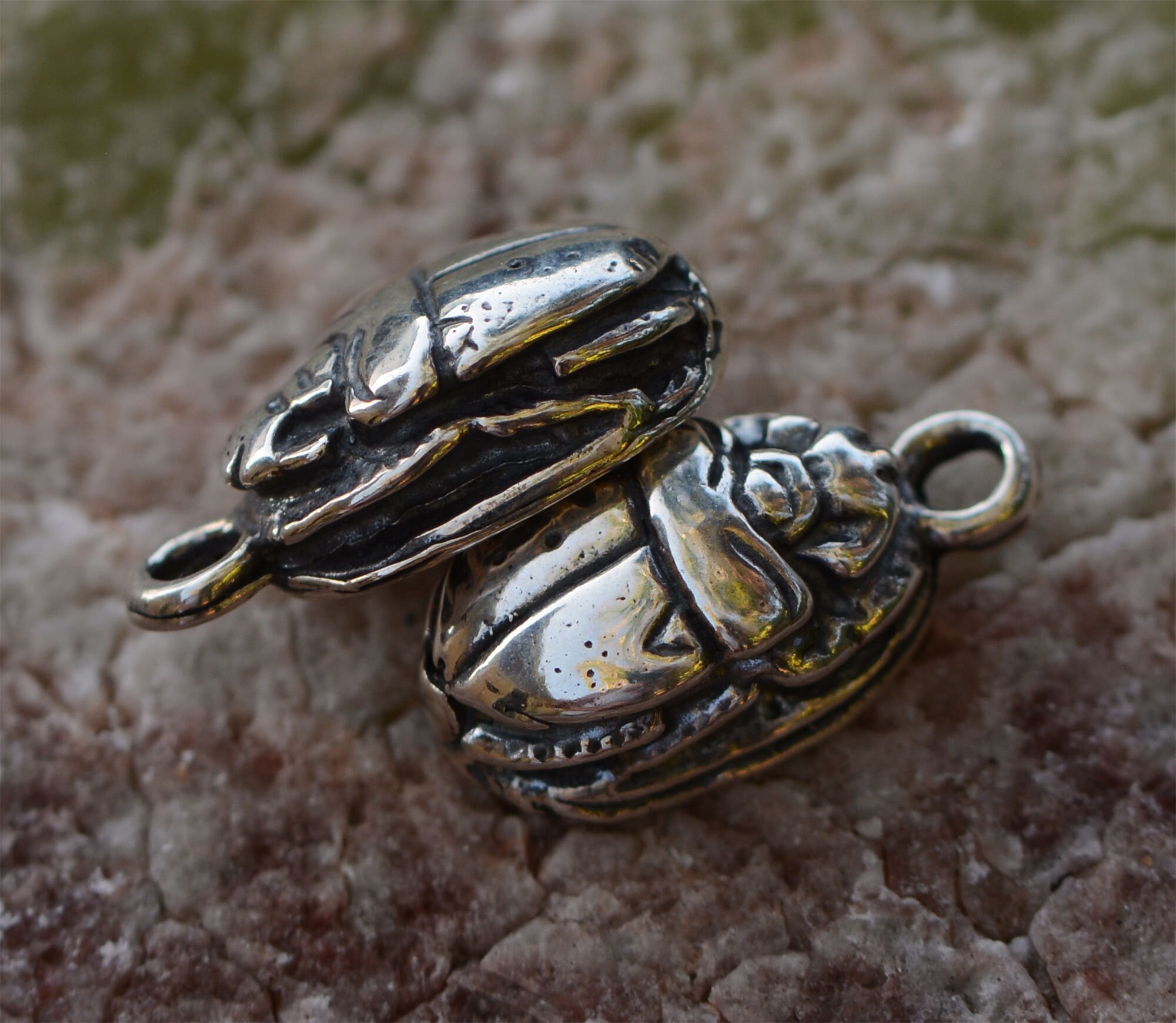 Bague réglable en ambre à armature entrelacée en argent 925/1000 rhodié Laval Eu Bague réglable en ambre à armature entrelacée en argent 925/1000 rhodié Laval Eu