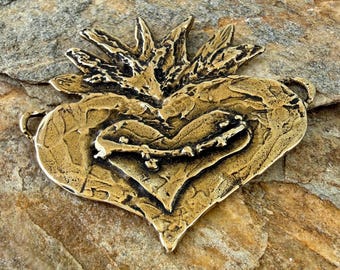 Sacred Heart Pendant in Gold Bronze C215