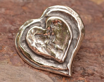 Botón de corazón artesanal o pieza focal de cuero en plata de ley, SS-350
