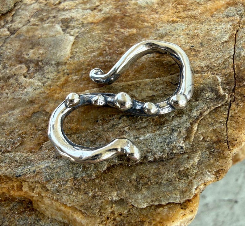 Gepunkteter S-Hakenverschluss aus Sterlingsilber, SH1 Bild 1