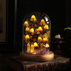 Luminária Noturna Floresta de Cogumelos de Cristal, Lâmpada LED de Vidro, Decoração Mágica para Quarto em Estilo Cottagecore, Presente Encantado de Cogumelo