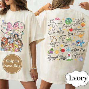 ディズニープリンセスシャツ、水彩画風マジックキャッスルプリンセスTシャツ、ディズニープリンセスシグネチャースケッチスウェットシャツ、ディズニーランドファミリートリップTシャツ