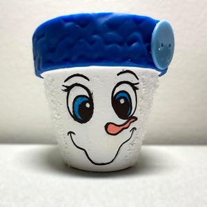 Liten snöig planteringskruka Frostig vintersnögubbe Snökvinna Handdekorerad jul Jul