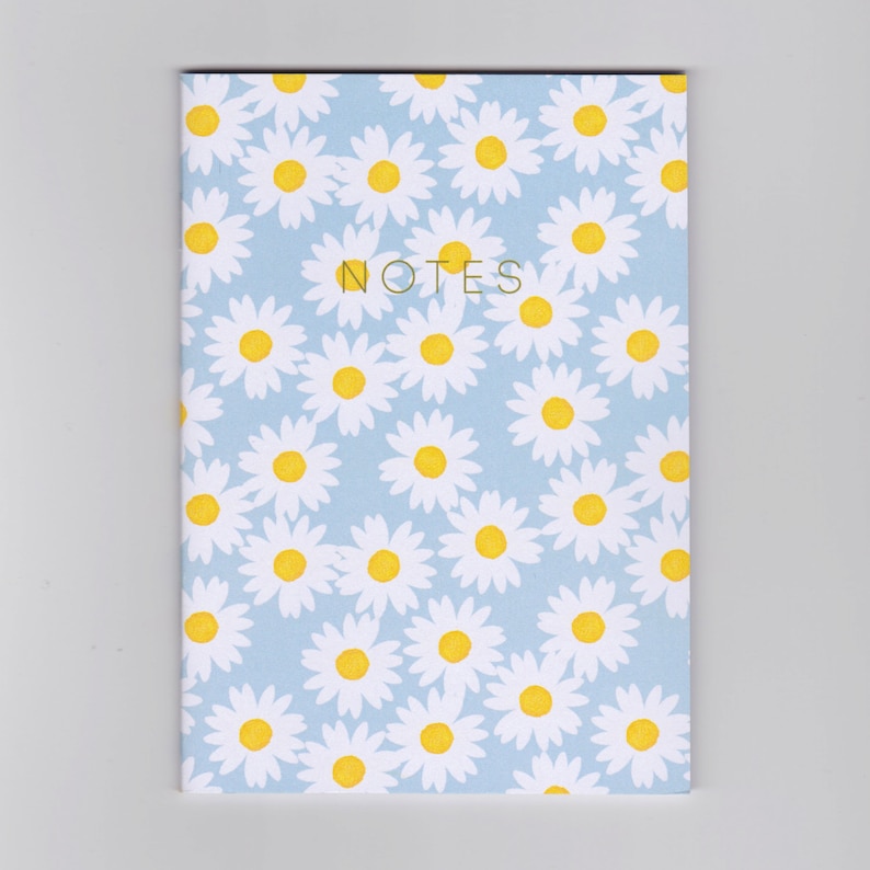 A6 Mini Notebook Daisy Decorated with a spring floral pattern