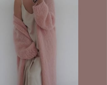 Handgefertigter, bodenlanger Alpaka-Cardigan | Kuscheliger Strickmantel