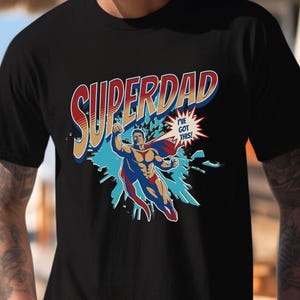 Koszulka Superdad Super Hero, Superbohaterski komiksowy styl, prezent na dzień ojca, koszulka urodzinowa dla taty, prezent dla niego, koszulka graficzna, prezent dla taty
