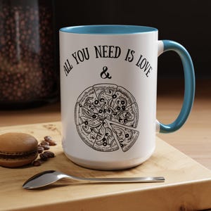 Alles was du brauchst ist Liebe & Pizza Tasse, Pizza Grafik, Feinschmecker Geschenk, Pizza Liebhaber Geschenk, Pepperoni, Fast Food Fan, Pizza Kaffeetasse, süße Teetasse