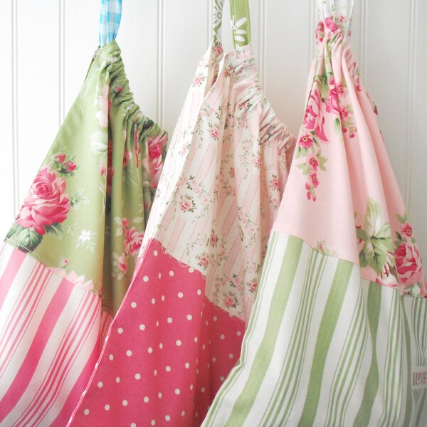 Drawstring carry all bag - Pink polka dots