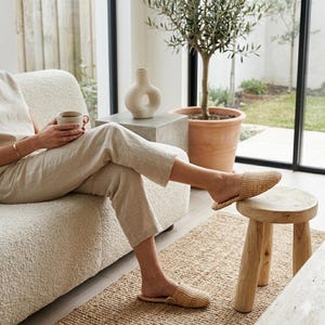 Cozy Eco-Friendly Water Hyacinth Slippers – Handmade Thai Artisan House Slides