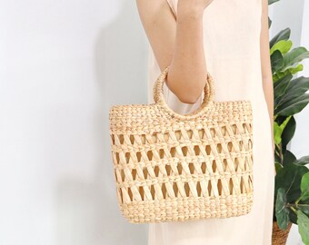 Handgewebte Tasche aus Wasserhyazinthe: Umweltfreundliche Strandtasche