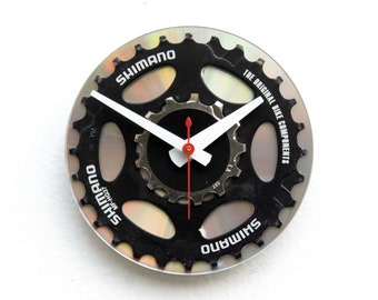 bike gear clock, cycle, bicycle, chain, boyfriend, girlfriend, unique, recycle, repurpose, reuse, upcycle, time, wall, battery, dad, Father,