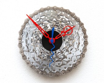 bicycle gear clock, cycle, Recycle, Bike, boyfriend, girlfriend, unique ,repurpose, reuse, chain, upcycle, wall, battery, sprocket, cog, red
