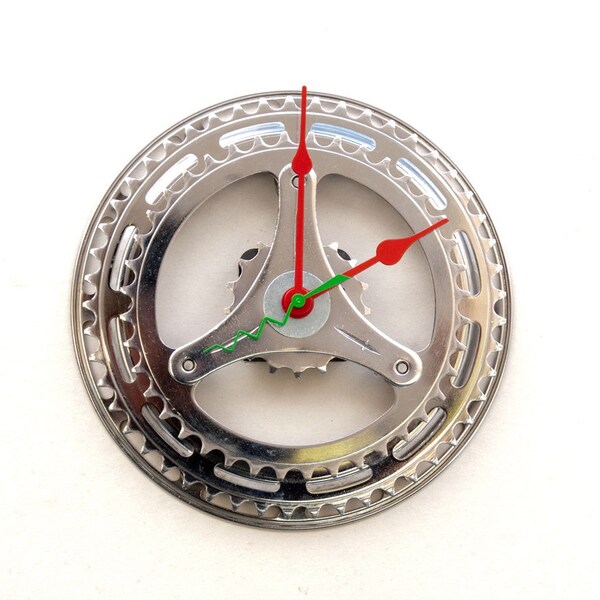 Clock made from a recycled Bike crank