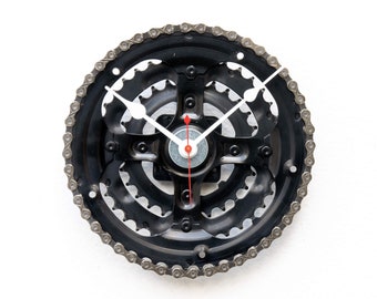 Bike Gear Clock, bicycle, cycle, boyfriend, Dad, father, unique, repurpose, Recycle, reuse, Upcycle, chain, wall, battery, time, black