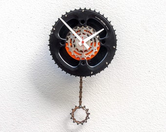 Bike Gear Clock, cycle, cyclist, bicycle, unique, repurpose, Recycle, reuse, upcycle, reclaim, pendulum, 45, vinyl, record, chain, time,