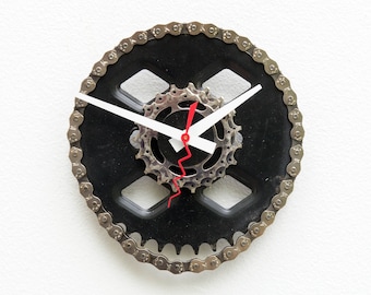 Bike Gear Clock, bicycle, cycle, boyfriend, girlfriend, unique, repurpose, Recycle, reuse, Upcycle, chain, Gear, wall, battery, time, black