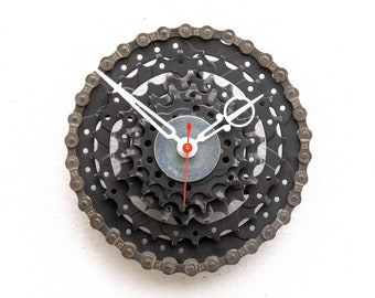 bicycle gear clock, cycle, Recycle, Bike, chain, boyfriend, unique, repurpose, reuse, upcycle, reclaim, wall, battery, sprocket, cog, time,