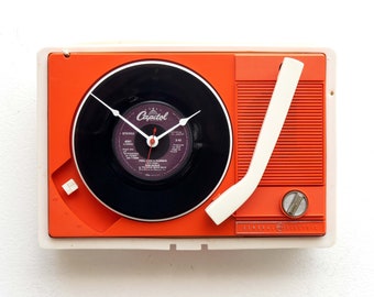 Record player clock, turntable, album, music, upcycle, repurpose, reuse, recycle, Vintage, antique, vinyl, LP, 45, wall, time, audio, eco,