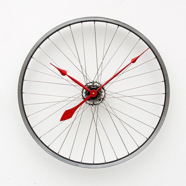 Recycled Bike Wheel clock