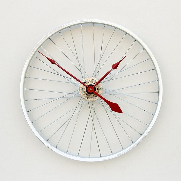 Clock made from a Recycled Bike Wheel