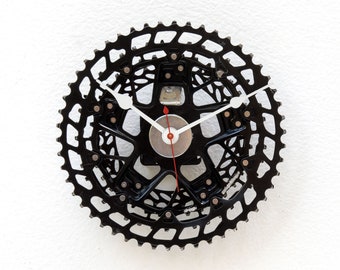 bicycle gear clock, cycle, Recycle, Bike, chain, mountain, unique, repurpose, reuse, upcycle, reclaim, wall, battery, sprocket, cog, time,