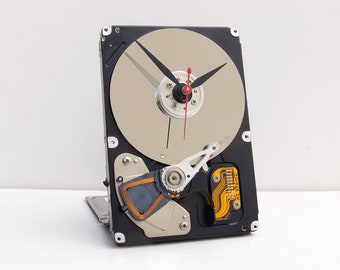 hard drive clock, geek, nerd, Computer, steampunk, upcycle, Recycle, repurpose, reuse, PC, tech, desk, battery, Apple, office, dad, father,
