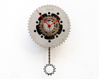 Bike Gear Clock, cycle, cyclist, bicycle, unique, repurpose, Recycle, reuse, upcycle, reclaim, pendulum, 45, vinyl, record, chain, time,