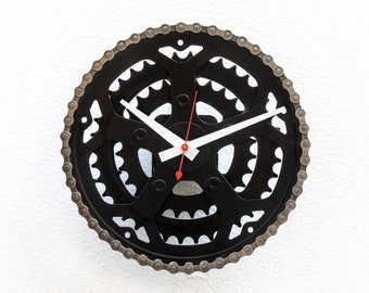 Bike Gear Clock, bicycle, cycle, cyclist, unique, repurpose, Recycle, reuse, Upcycle, reclaim, chain, wall, battery, time, black, sprocket,