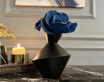 Handmade Abstract Black Ceramic Vase – Modern Minimalist Home Decor