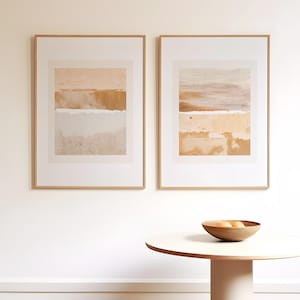 Zestaw wydruków abstrakcyjnych krajobrazów w kolorze beżowym: Skandynawska sztuka nowoczesna (do pobrania w wersji cyfrowej)