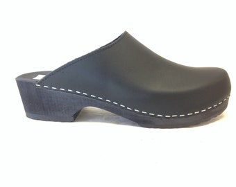 MENS Black oiled classic low heel clog