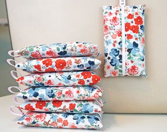 Porte-mouchoirs de poche à fleurs rouges, bleues et roses Cosy avec porte-clés en option