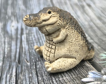 Whimsical Crocodile Tea Pet Ornament - Delightful Animal Sculpture